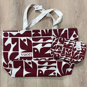 NEW! Vuori Holiday Strawberry Tote Set